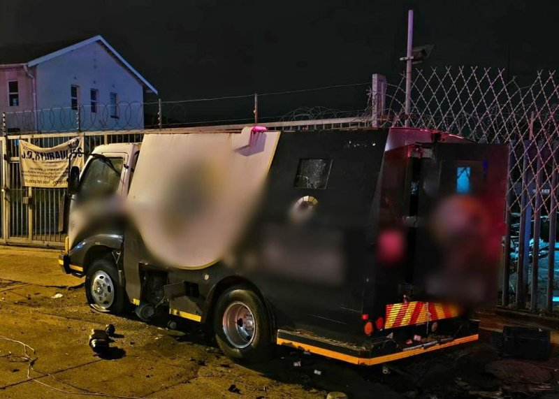 Kulimale inqwaba yabantu kubanjwa inkunzi imoto yemali ePinetown