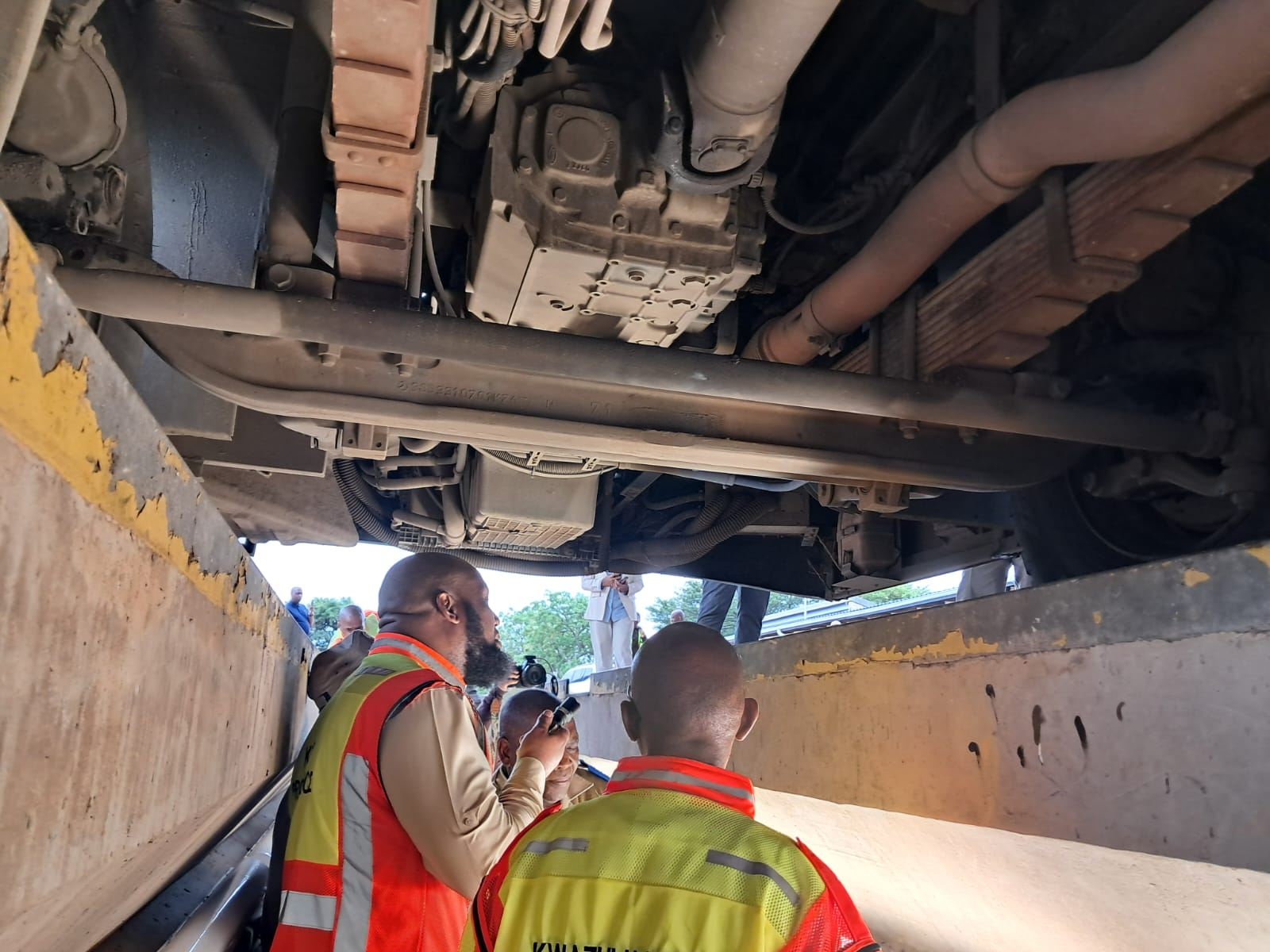 Azoba ngaphezu kuka-3,400 amaphoyisa ukuqinisa ezokuphepha emgaqweni yaseKZN ngePhasika