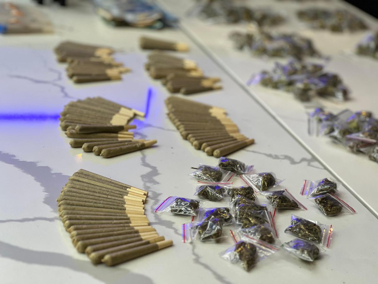 IZITHOMBE: Bayavela enkantolo abathengisa insangu ezitolo zokudla